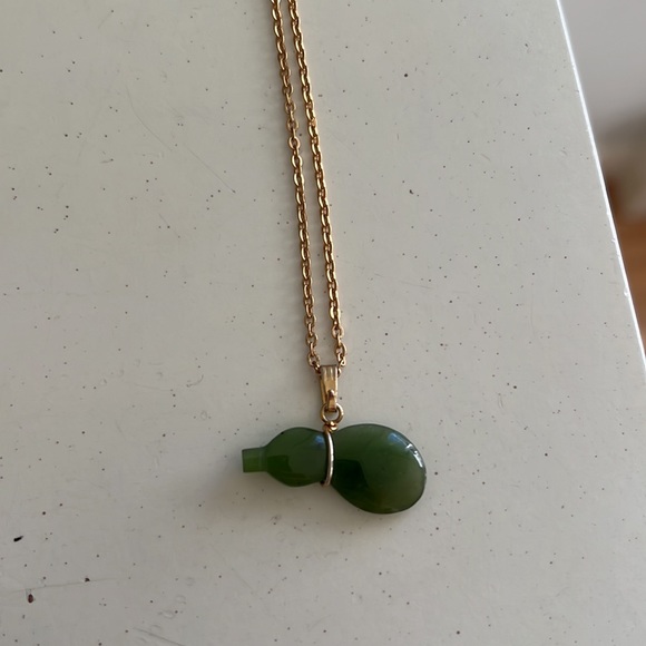 Vintage Boutique Jade Green Necklace - Picture 11 of 11
